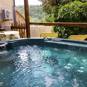 Les Lauriers Roses Hébergement de vacances Salavas